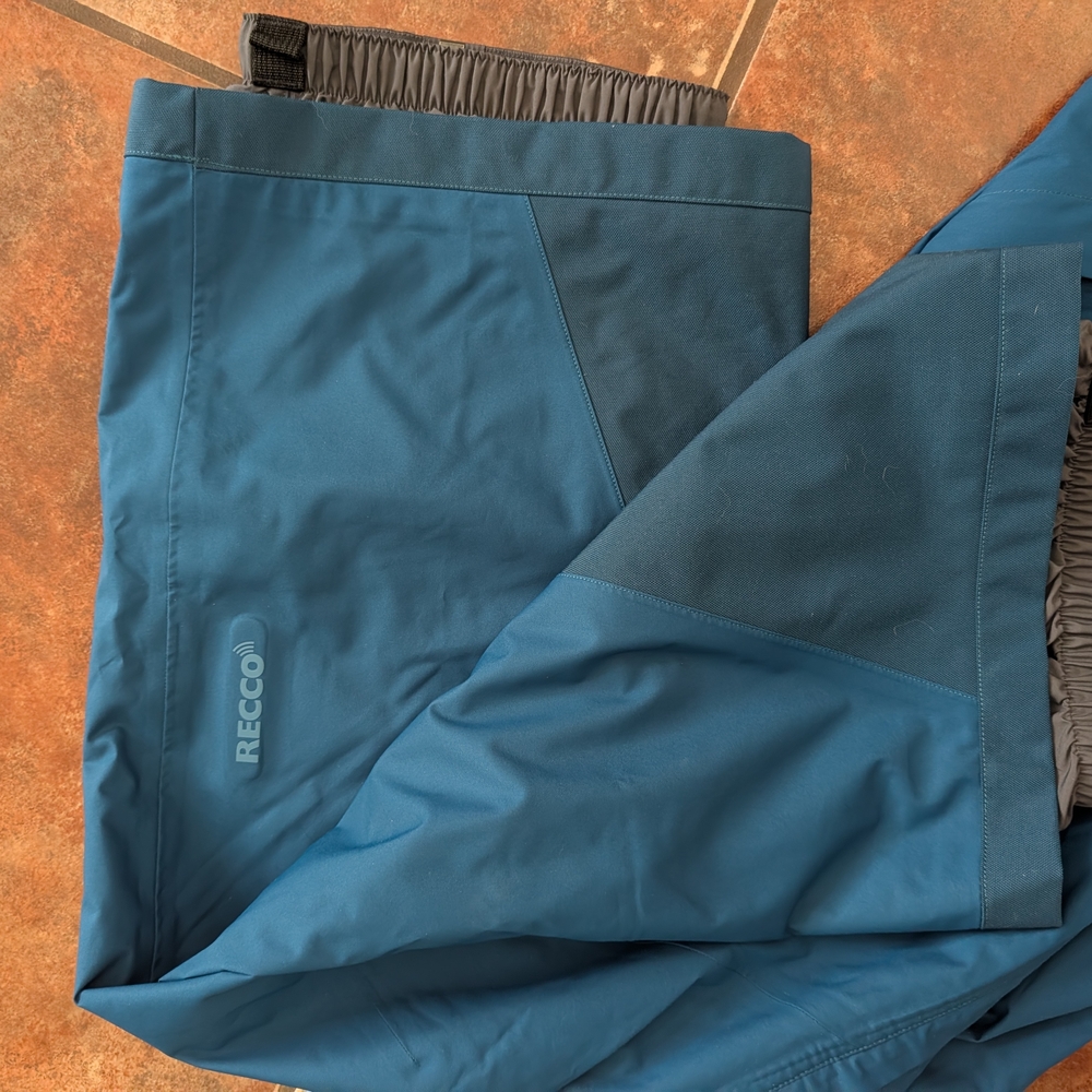 Patagonia Men's Snow Pants - Picture 5 of 7